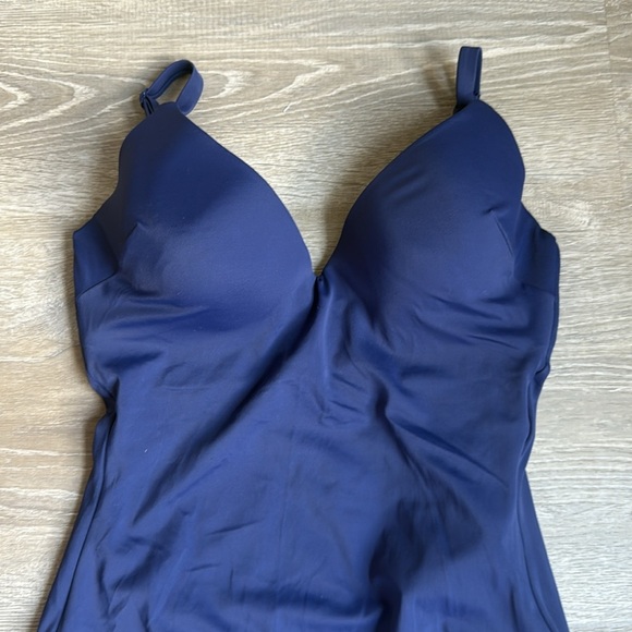 NEW Boden Sweetheart Cup Size Swimsuit. Navy 34DD - Picture 3 of 10